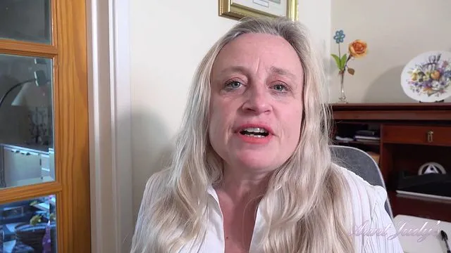 Andrea Ann'in Olgun Kadın Mastürbasyonu ve Sikişi