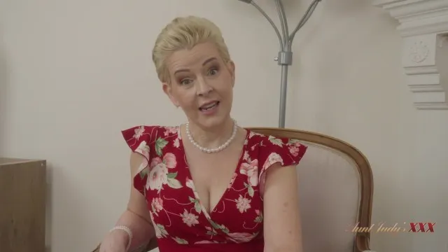Bobbi Shay'in Üvey Anne Fantazisi ve Sikişi