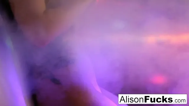 Doğal Alison Tyler'in Mastürbasyon ve Seks Anıları