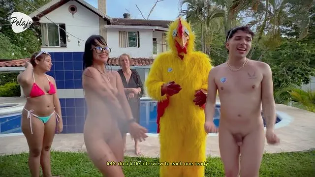 Üvey kız kardeşin amatör grup seks video, sikiş ve grup seks ile dolu bir sahne