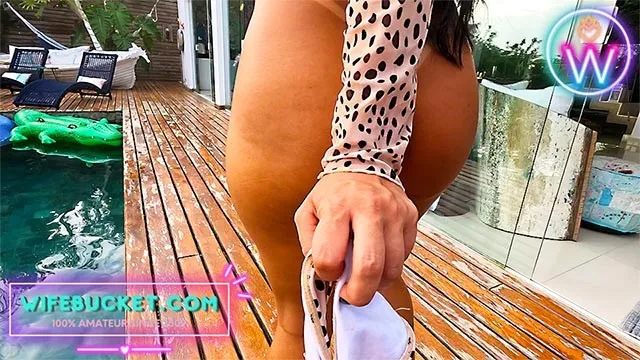 Havuzda Latin Kızla Sert Seks ve Sikiş