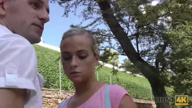 Genç Kızın Para için Seks ve Çılgın Porno Sahnesi
