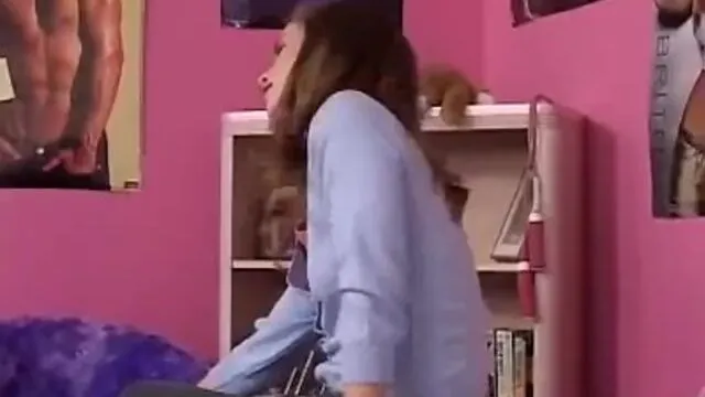 Küçük April'in Mastürbasyonu ve Porno Deneyimi