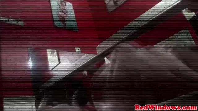 Esmer Güzelin Mastürbasyon ve Porno Sahnesi