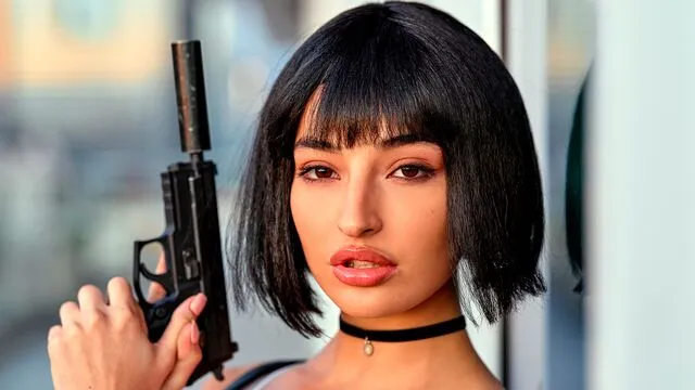 Emily Willis'in Anal Orgazmı ve Sert Seks Sahnesi