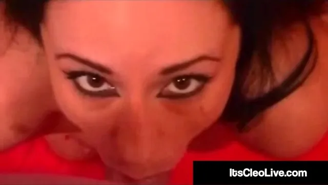 Kızıl Şarap Renkli Gözlerin Mastürbasyonu ve Seksi