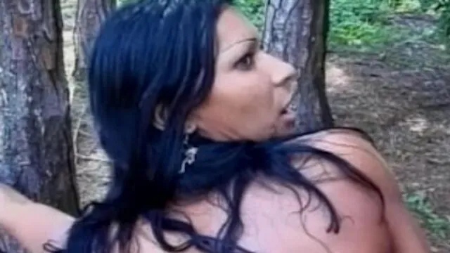 Minyon Güzelin Küçük Göğüslerle Anal ve Sert Sikiş