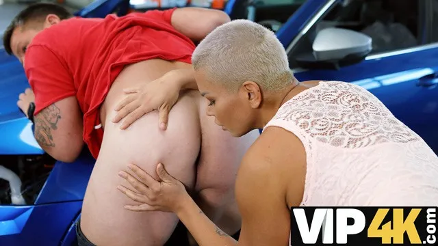 Chloe Lamour'un Sıcak Anal Yalama ve Porno Sahnesi