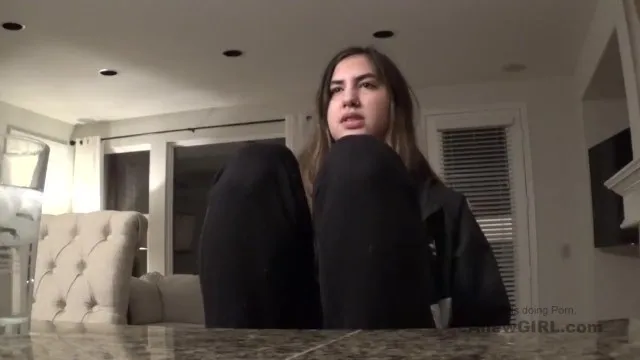 LA New Girl'ın Üvey Anne Fantezi ve Seks